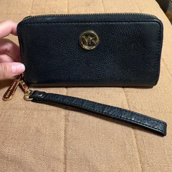 Michael Kors Black Leather Wristlet Wallet | Zip Around - Picture 1 of 7